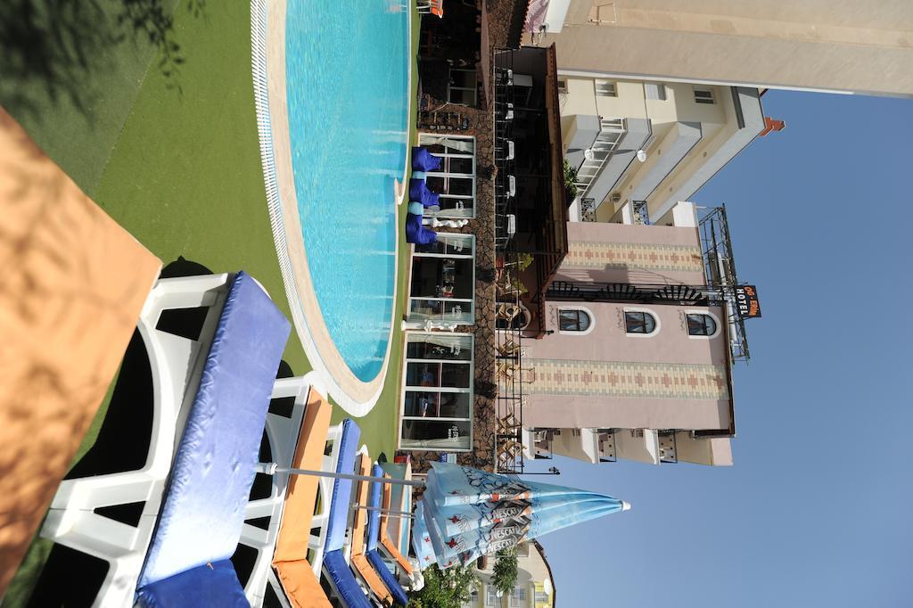 Og-Erim Hotel Кушадасъ Екстериор снимка