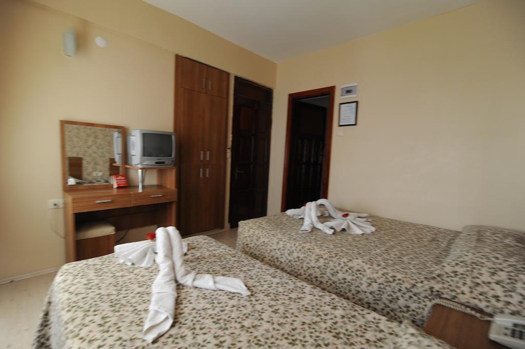 Og-Erim Hotel Кушадасъ Екстериор снимка