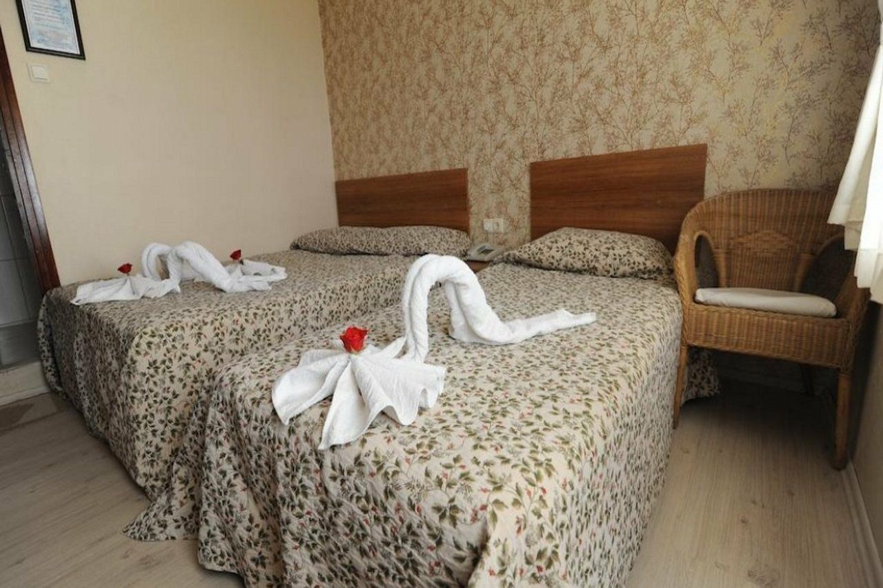 Og-Erim Hotel Кушадасъ Екстериор снимка